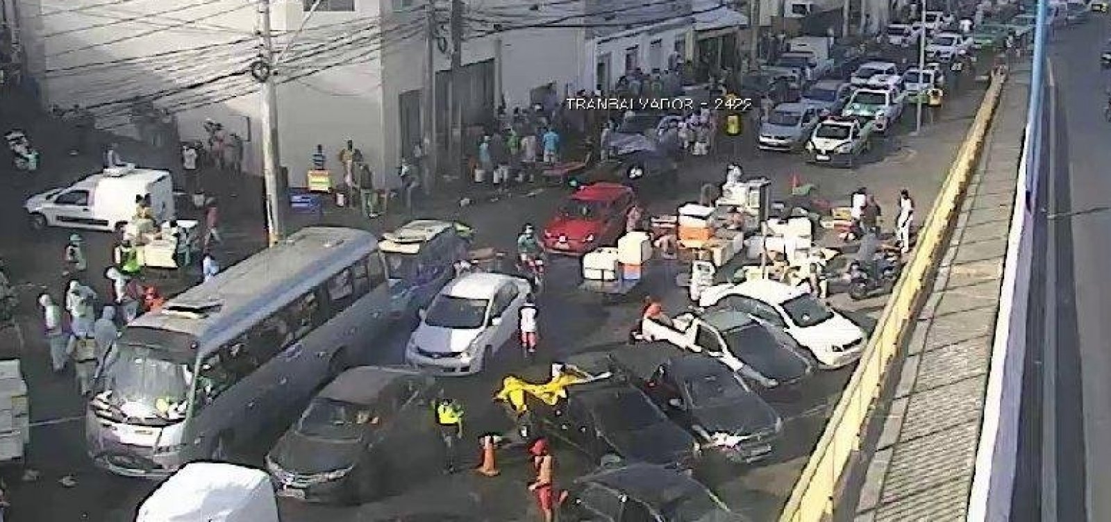 Mercado do Peixe e Feira de São Joaquim registram movimento intenso em véspera de Sexta-feira Santa