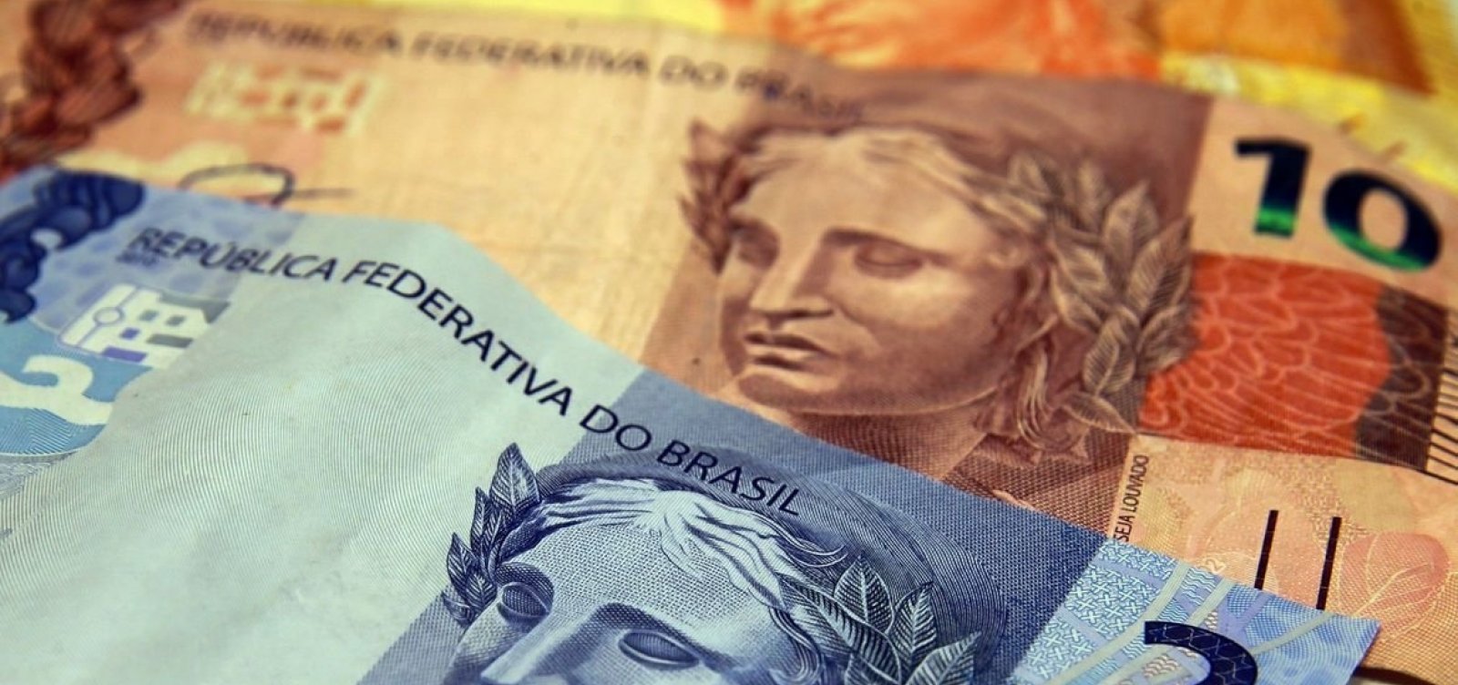 Impasse no Orçamento atrasa 13º de aposentados e programa de corte de jornada e salário