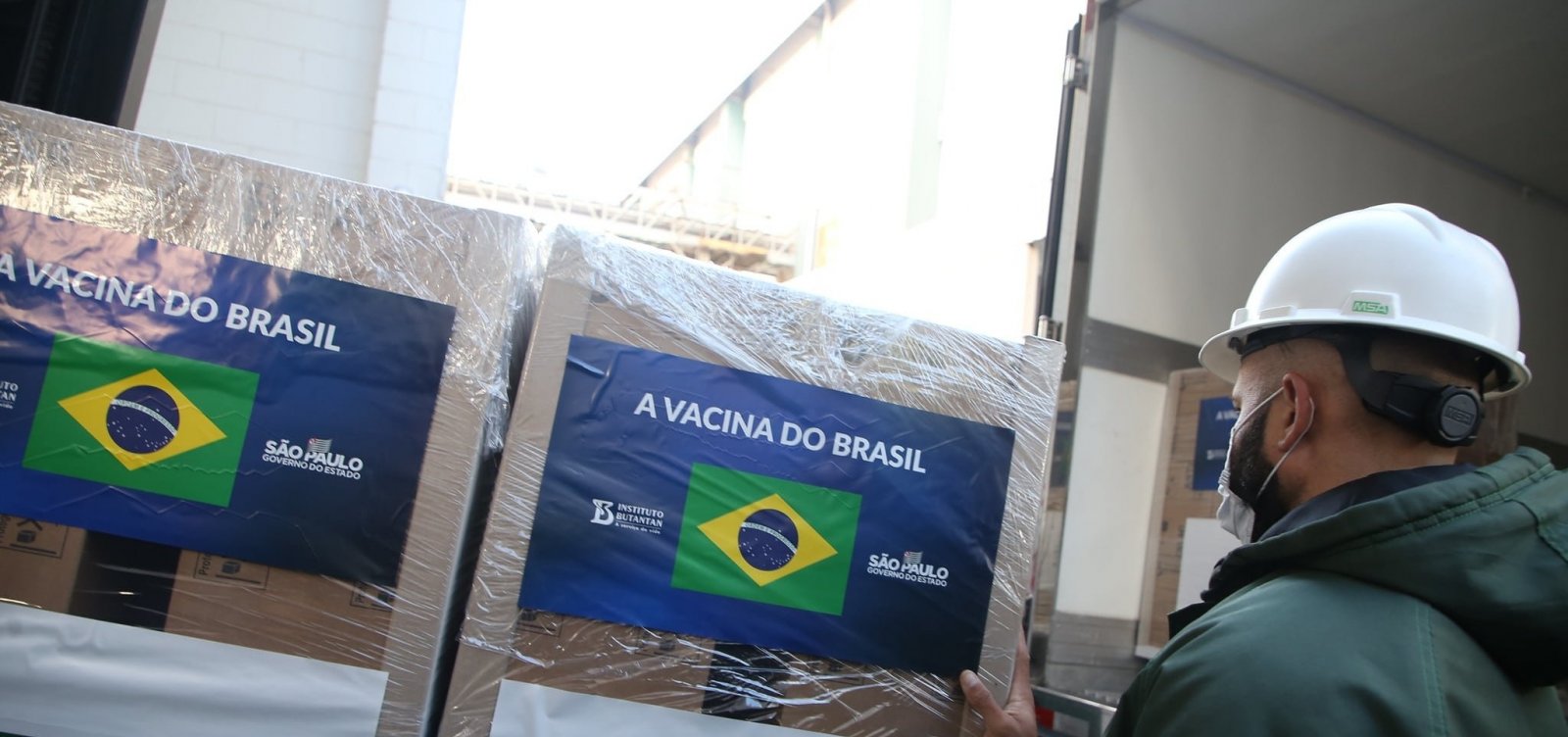 Reitora da UFMG pede R$ 30 milhões a deputados para vacina brasileira