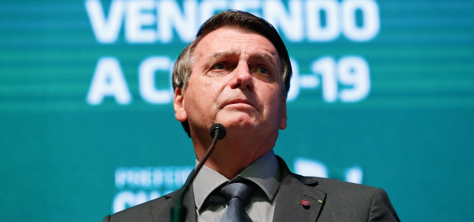 Bolsonaro pressiona senador a pedir abertura de impeachment de ministros do STF