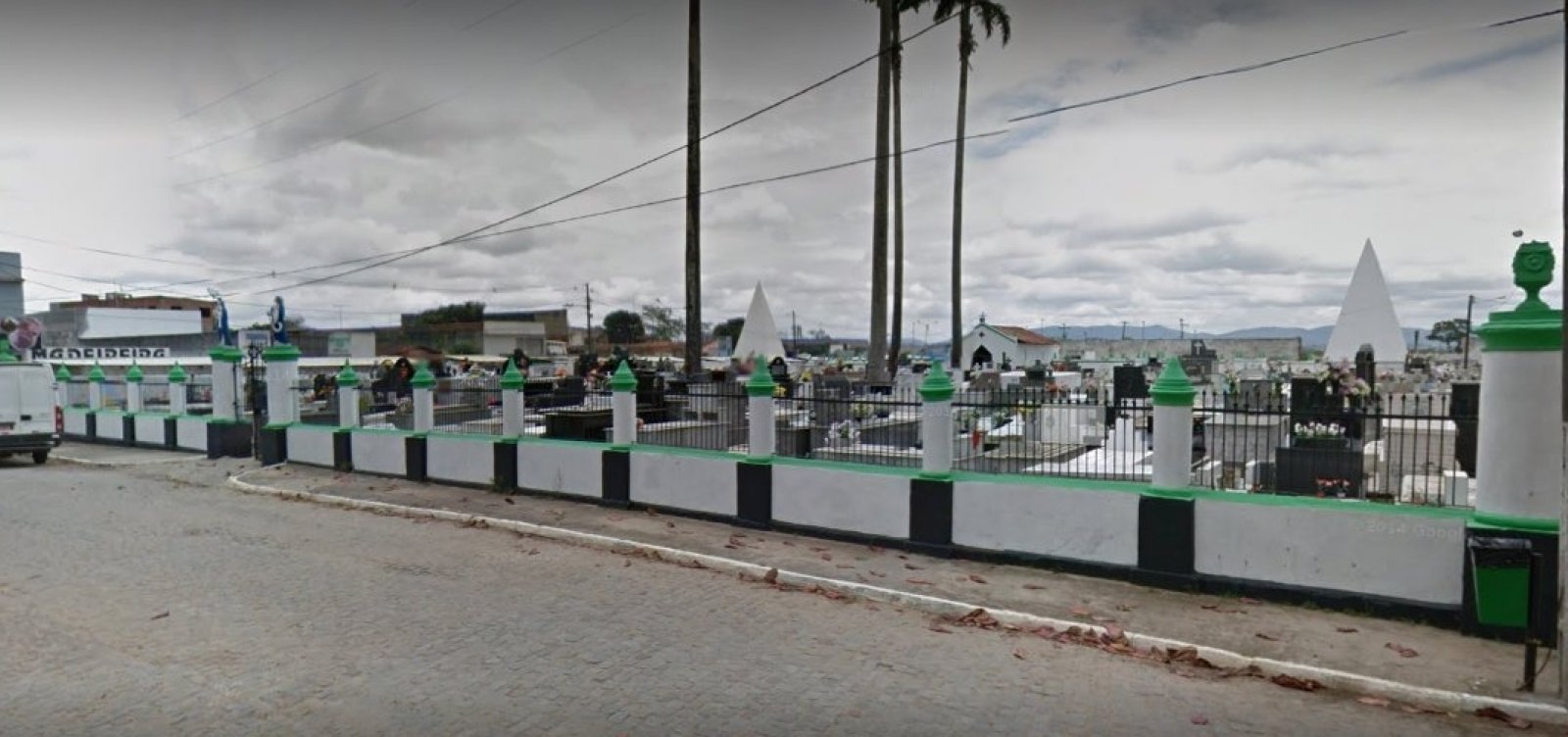 Com avanço da pandemia, cidade na Bahia projeta ampliar cemitério