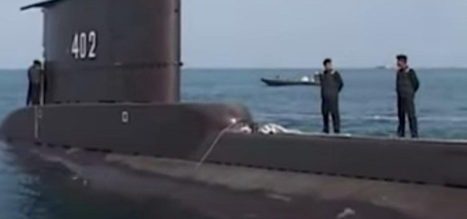 Militares confirmam afundamento de submarino na Indonésia 