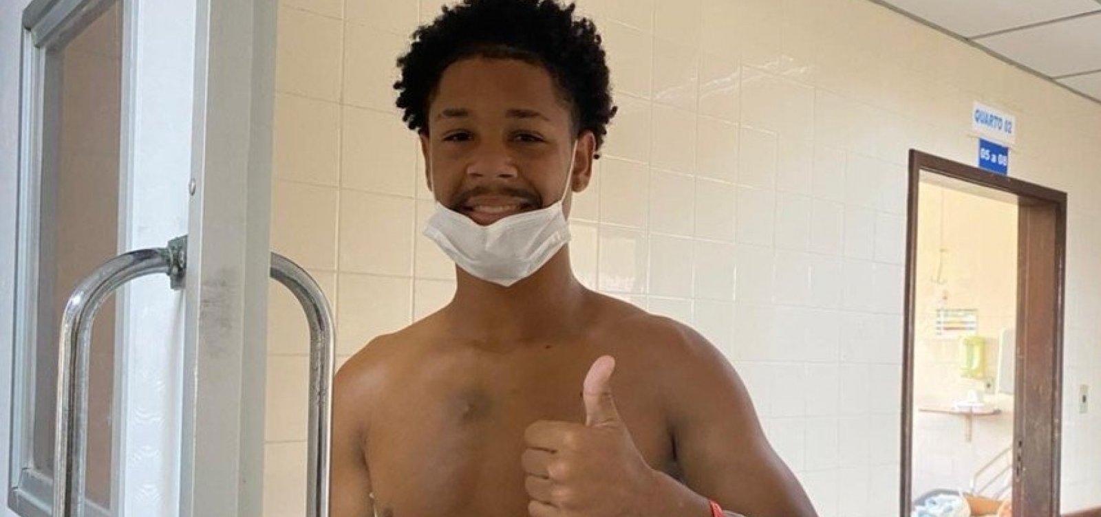 Atleta da base do Vit&oacute;ria &eacute; baleado em tentativa de assalto mas j&aacute; est&aacute; em recupera&ccedil;&atilde;o