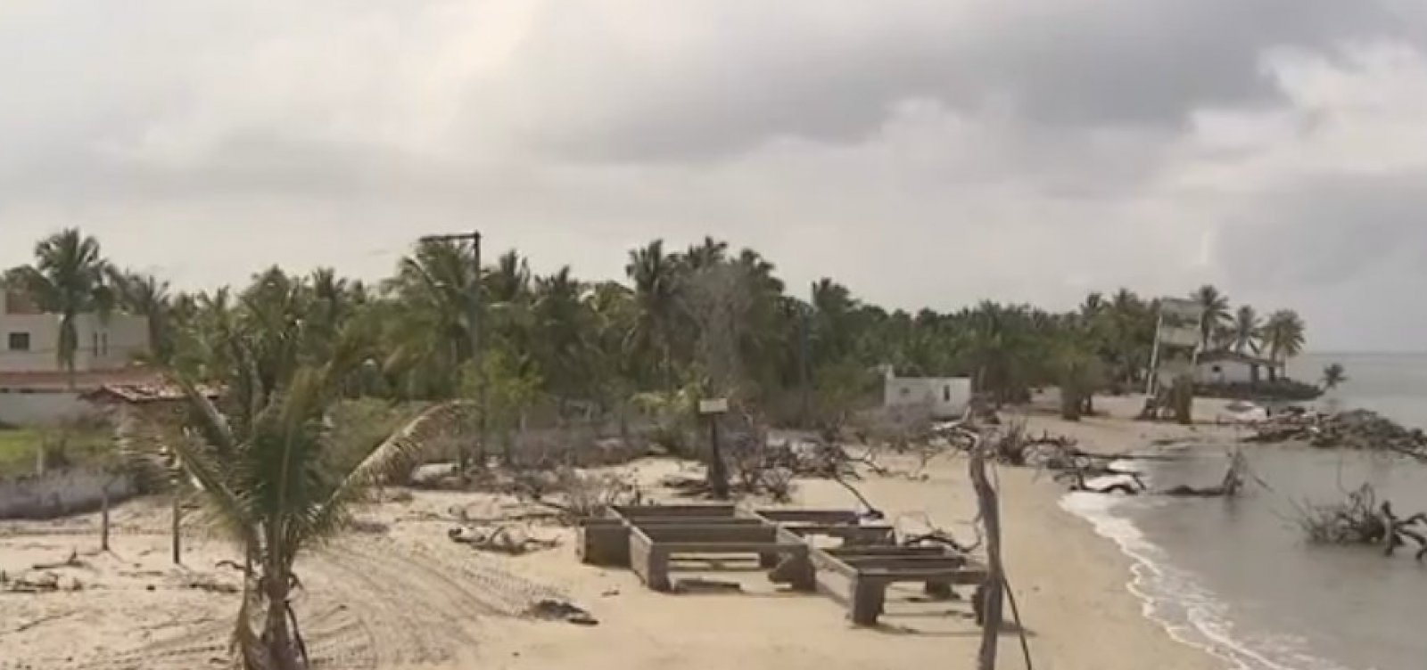 Prefeitura aguarda retorno do mar para reparos em Cacha Pregos