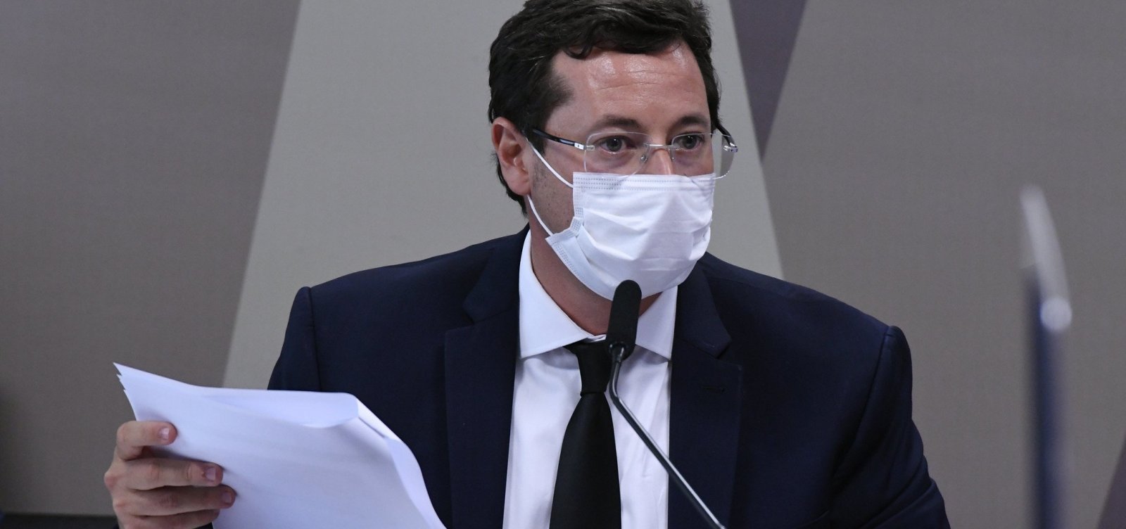 Questionado sobre frases de Bolsonaro contra vacinas, Wajngarten responde 'pergunte a ele' e irrita senadores