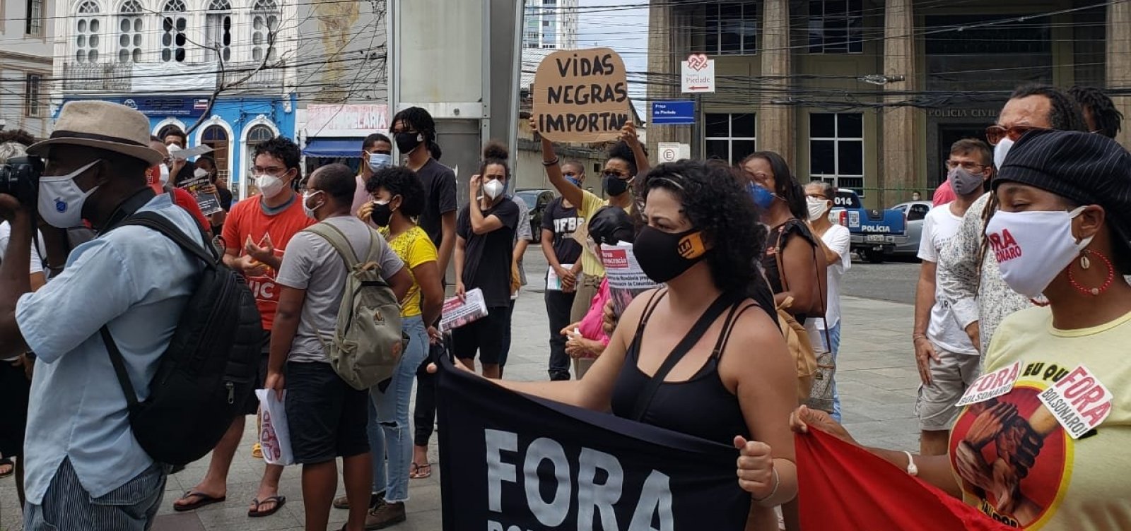 No dia da abolição, Movimento Negro protesta contra genocídio e 'caso Atakarejo'