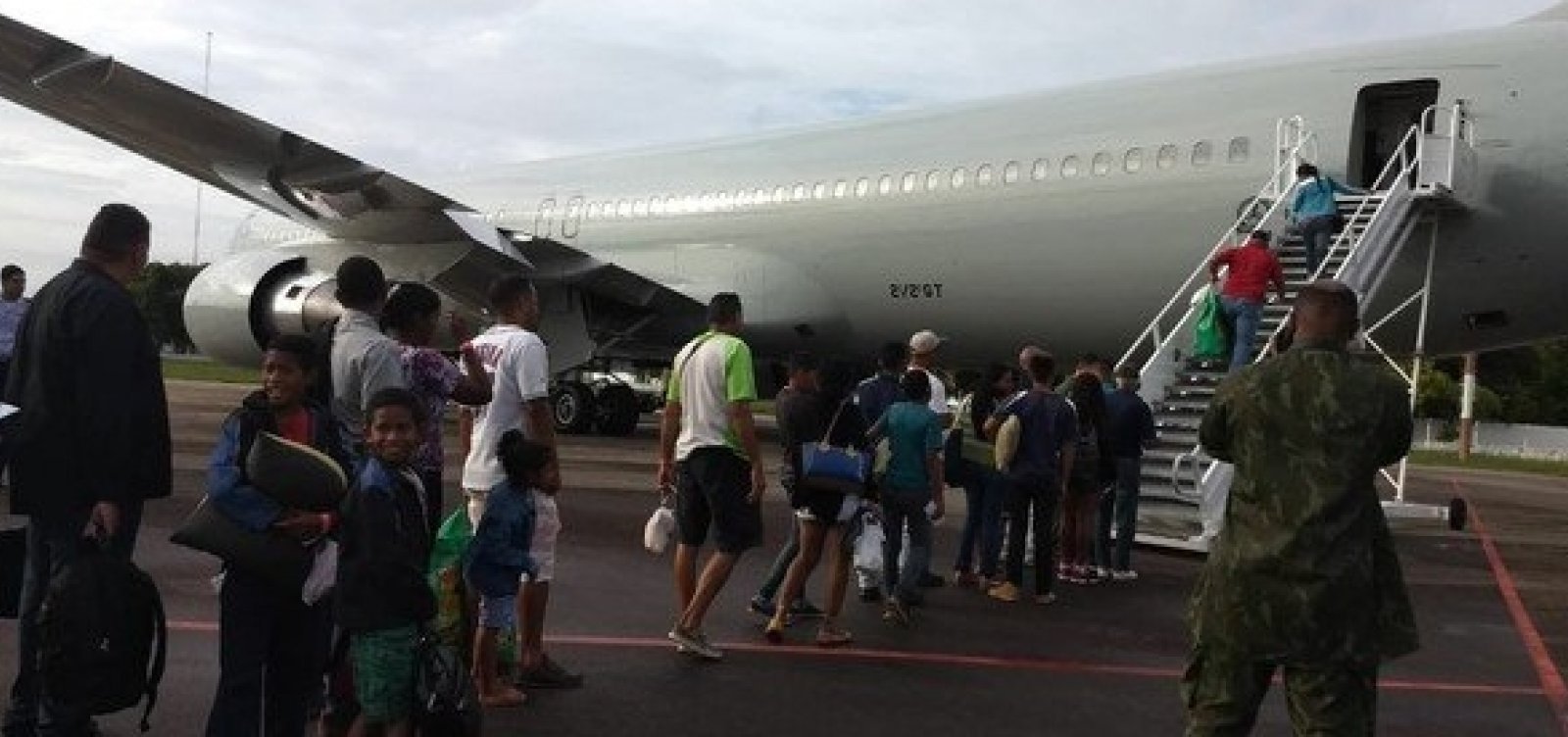  Governo proíbe entrada de estrangeiros em voos vindos da Índia