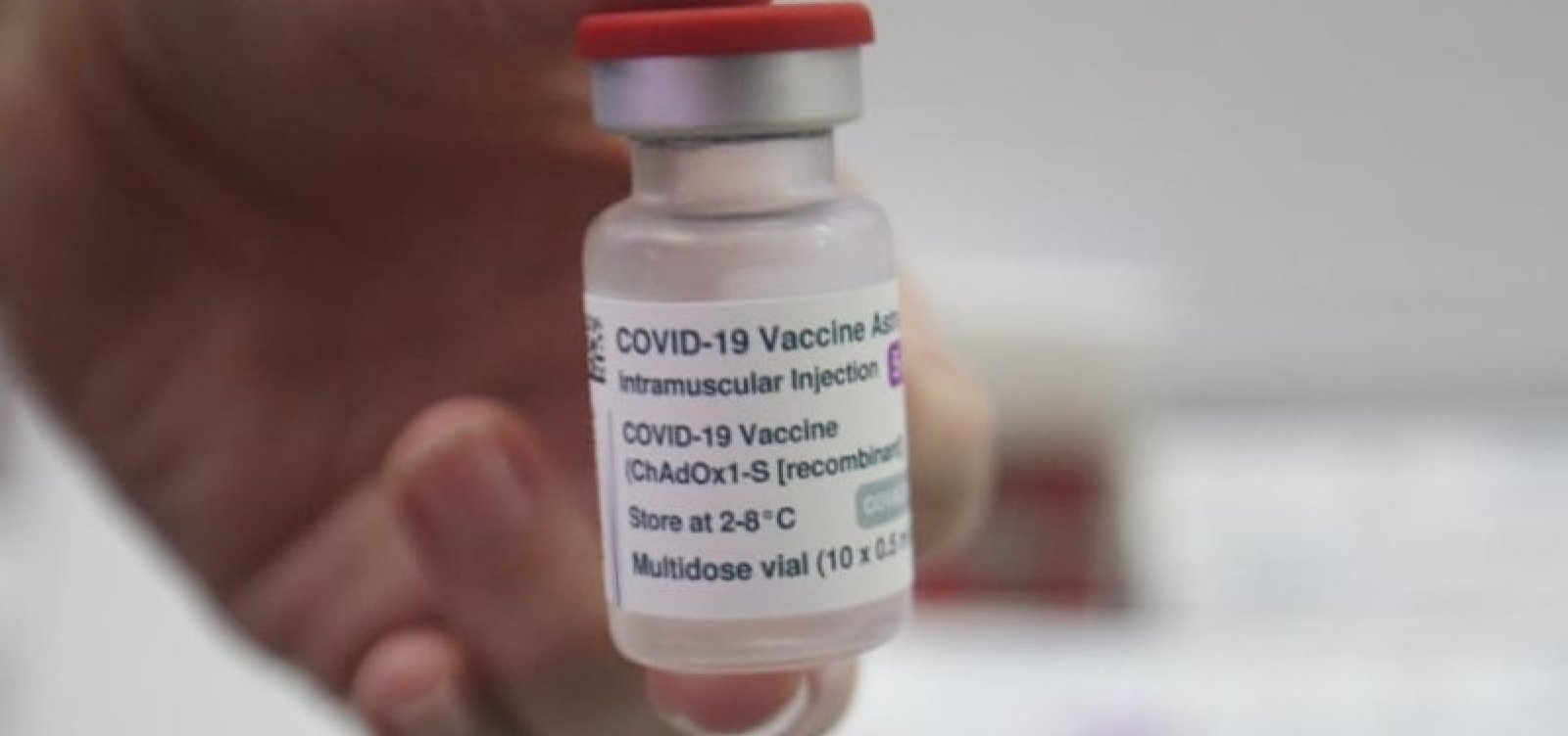 Insumo para 12 milhões de doses de vacina AstraZeneca chega no sábado, diz Fiocruz