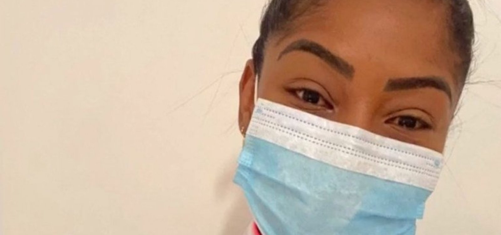 Estudante desabafa após sofrer racismo durante aplicação de vacina: "Dói muito"