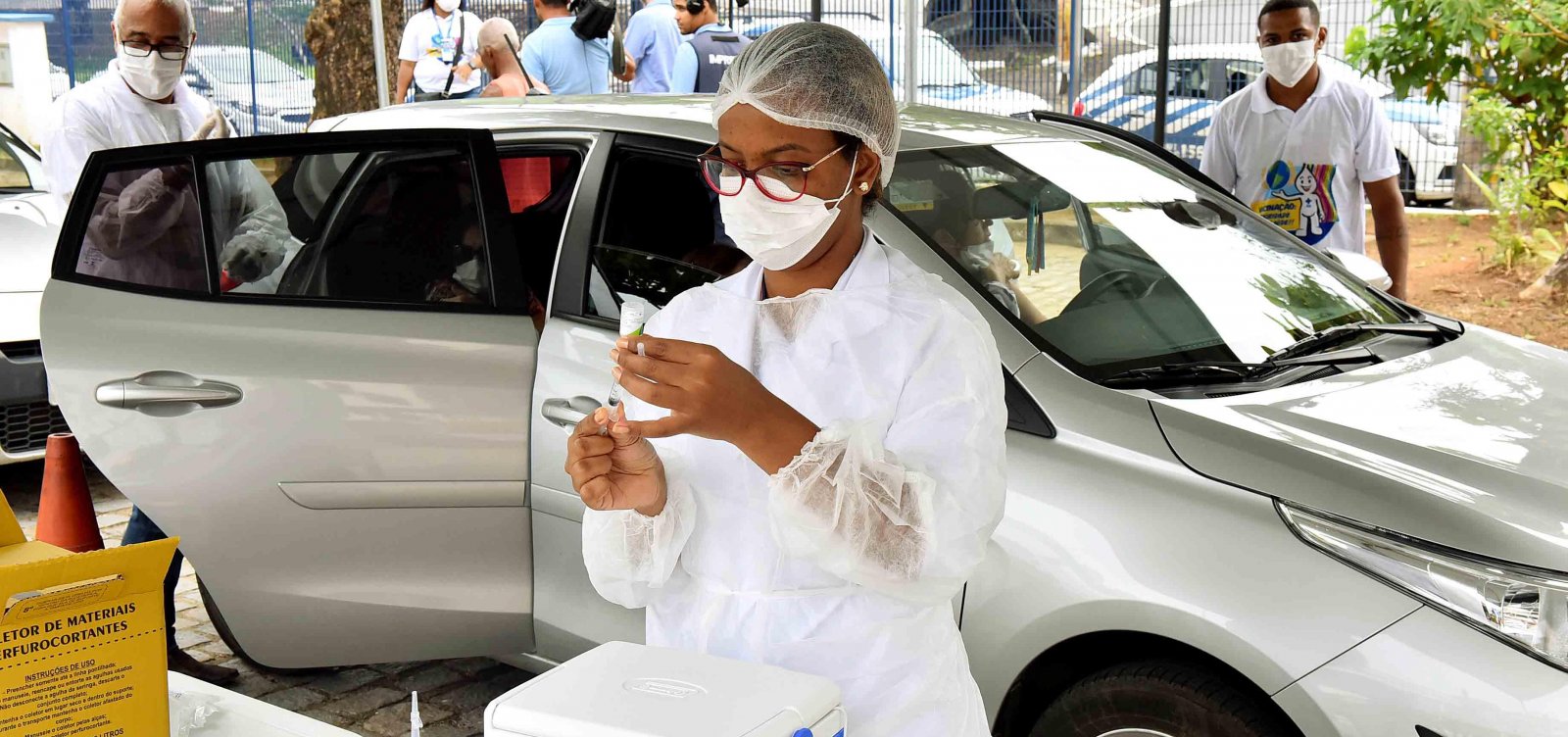 Vacinação contra Covid-19 segue até 21 horas nesta sexta-feira em Salvador
