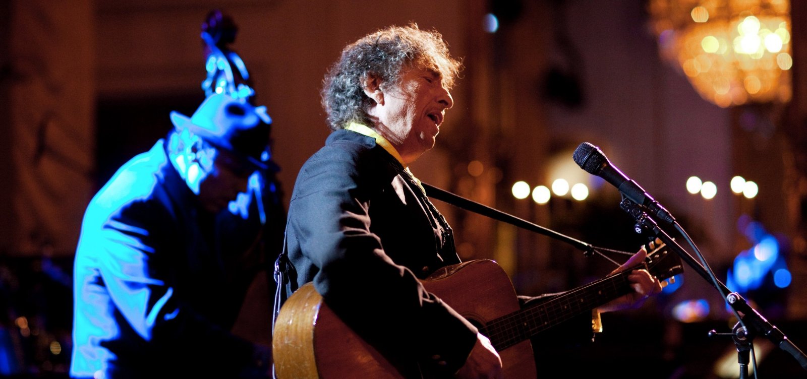 Único ser humano premiado com Nobel, Pulitzer e Oscar, Bob Dylan completa 80 anos