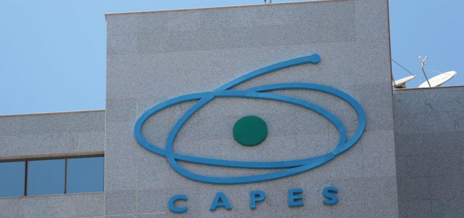 Capes diz que manterá 90 mil bolsas de pós-graduação no país