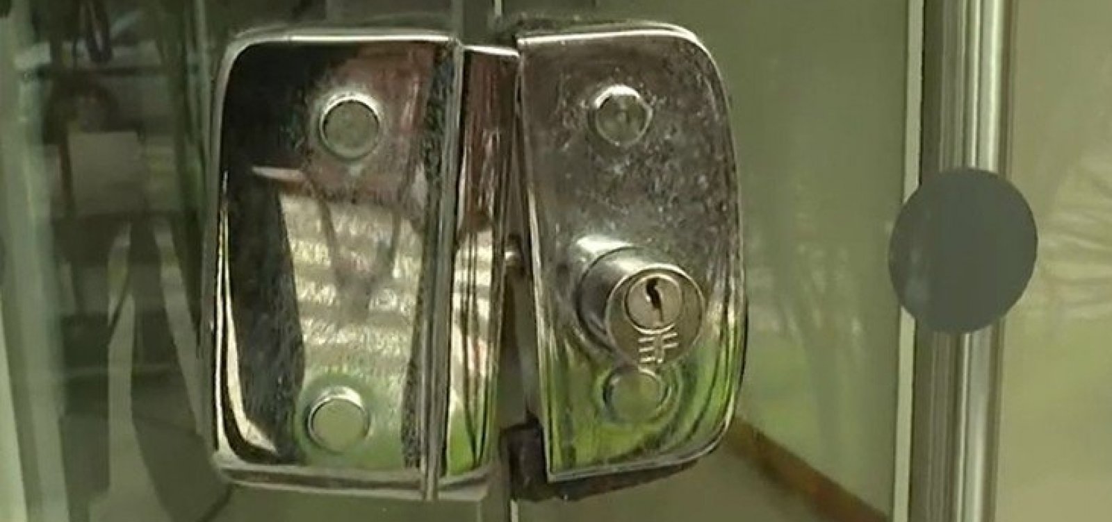 Bandido arromba ag&ecirc;ncia do Banco do Brasil e leva televisor