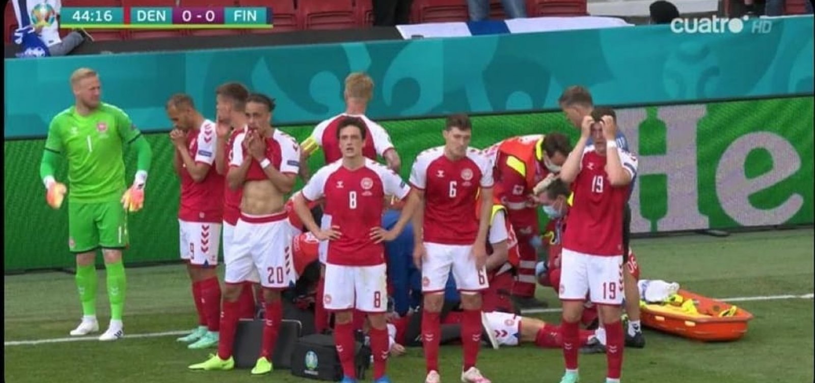 Jogador da Dinamarca sofre síncope durante partida da Eurocopa