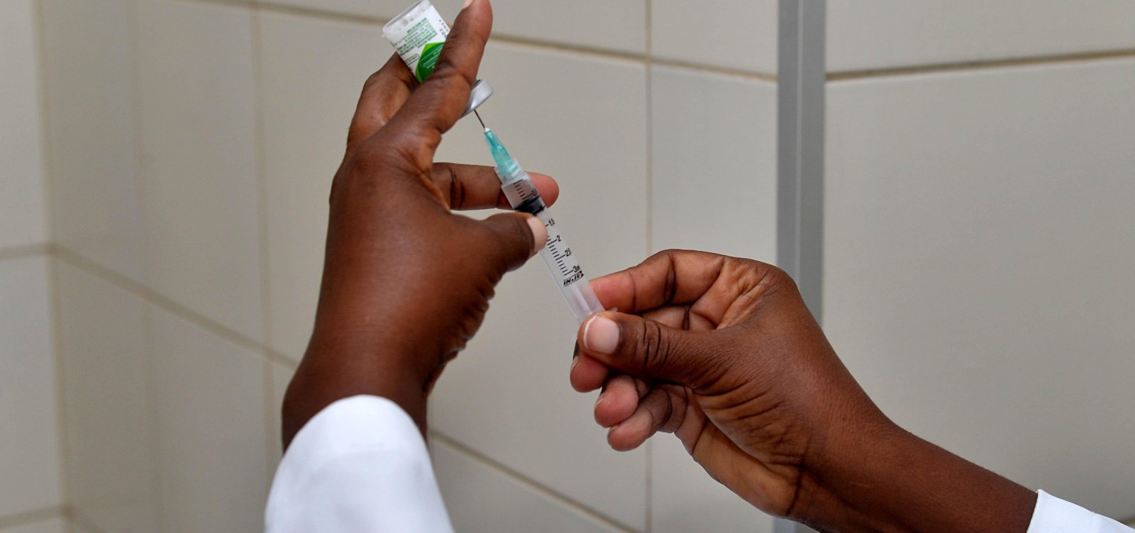 Salvador retoma vacinação de grupos prioritários e segue com antecipação da 2ª dose nesta quarta-feira