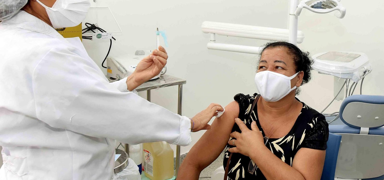 Vacinação contra Covid-19 em Salvador segue para 50 anos ou mais
