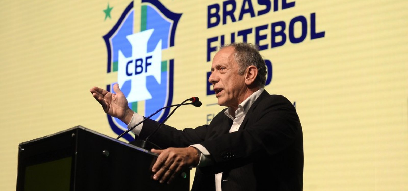 Secretário-geral da CBF, Walter Feldman, é demitido pelo presidente interino