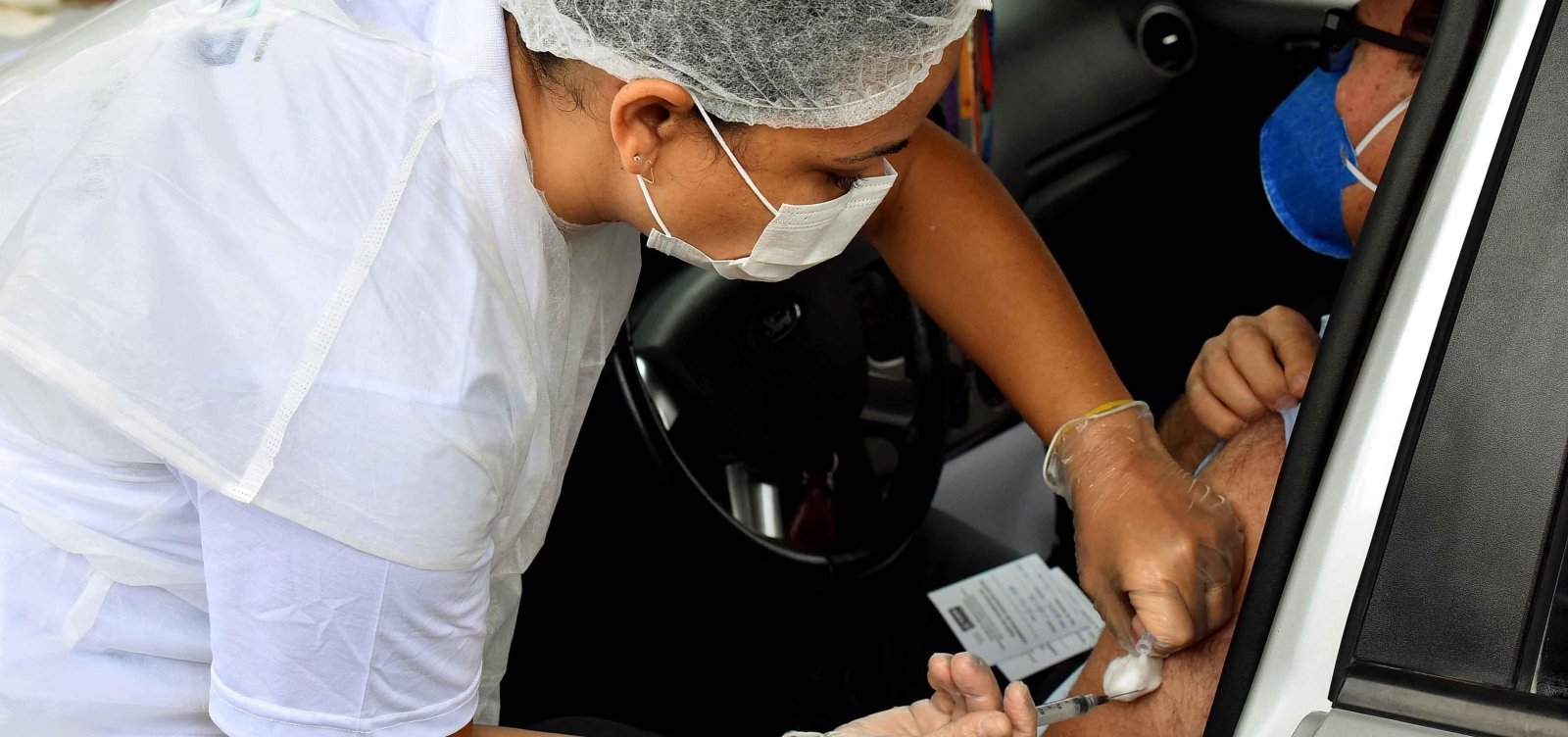 Covid-19: Salvador inicia vacinação de pessoas com 49 anos ou mais 