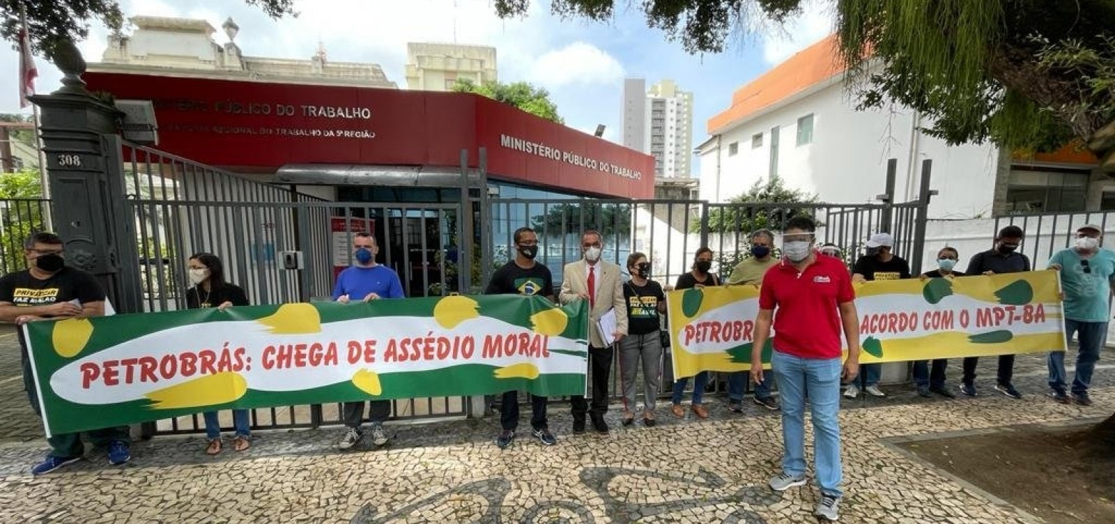 Petroleiros denunciam assédio para que funcionários sejam transferidos para o Rio