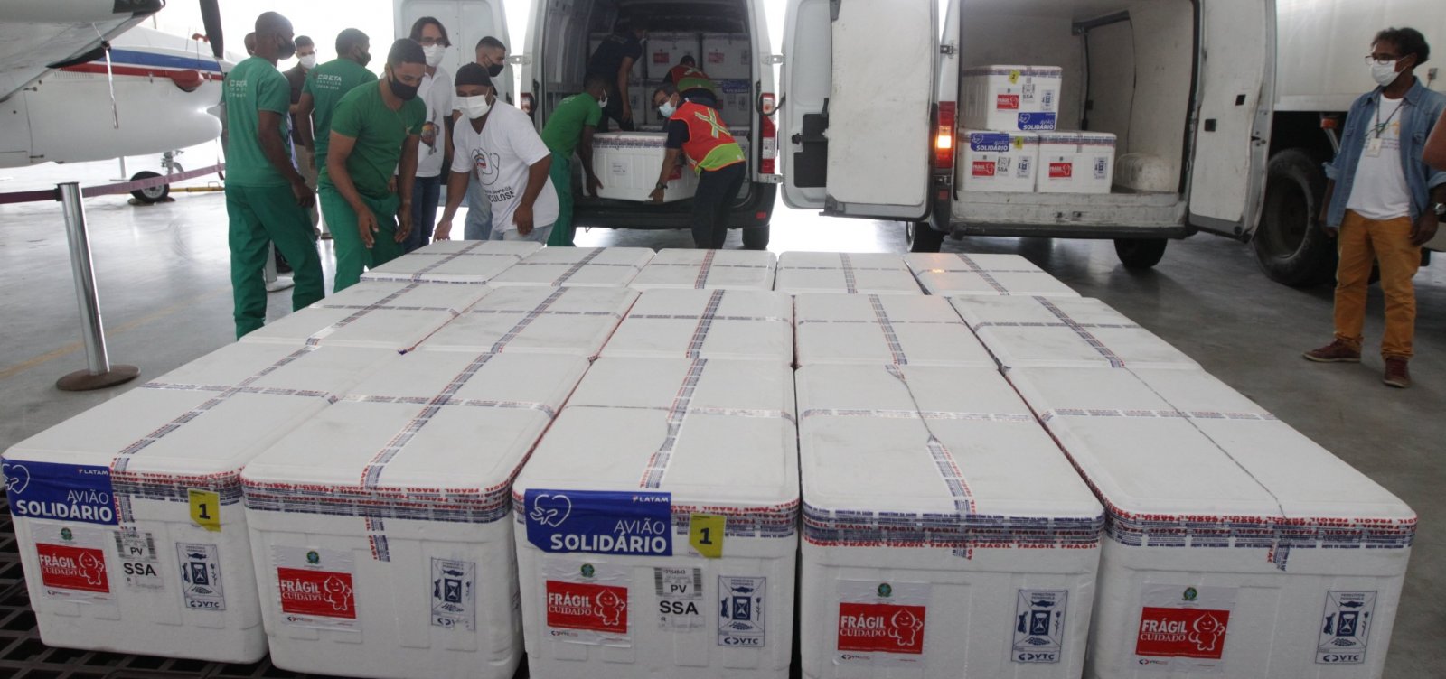 Bahia recebe 425 mil vacinas da Coronavac, Pfizer e Janssen nesta quinta