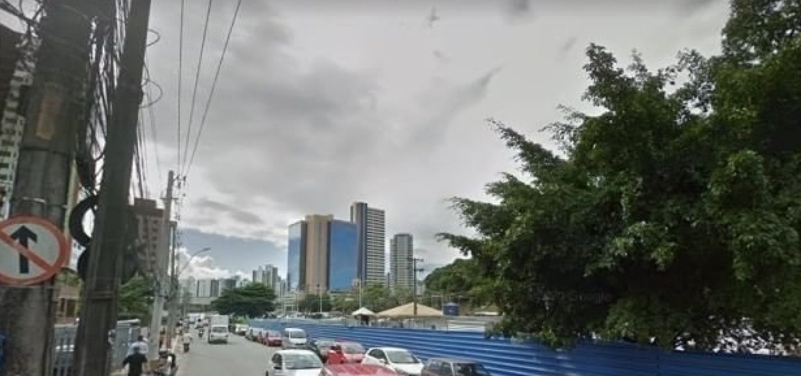 Com indícios de apedrejamento, homem é encontrado morto na Avenida ACM