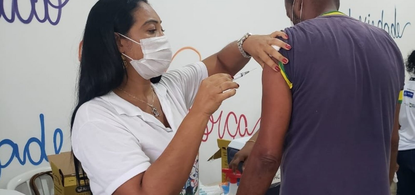 Atrasos e 'lobby de categorias' colocam moradores em situação de rua como último público do PNO a serem vacinados em Salvador