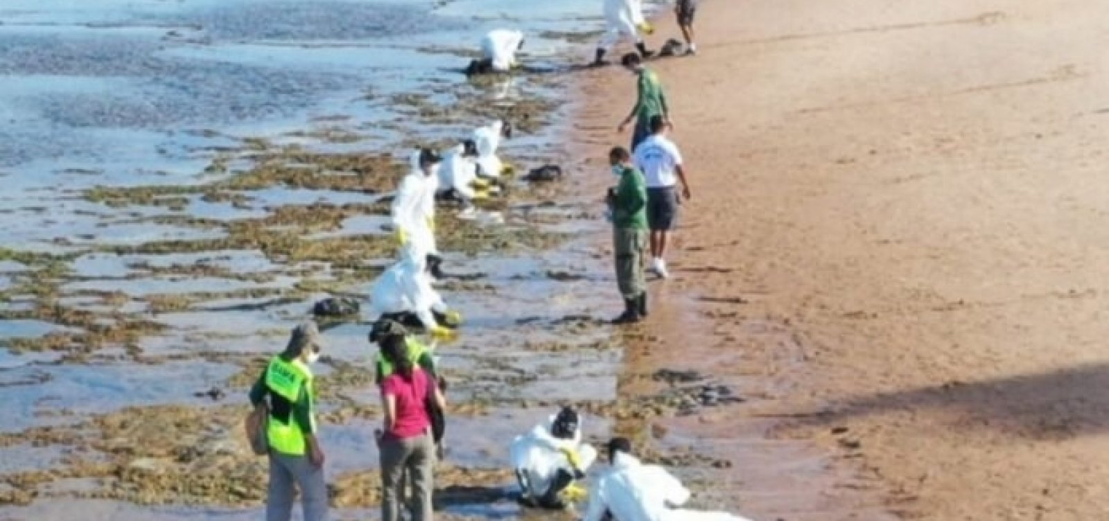 Análise da Marinha confirma que óleo encontrado em Itacimirim é o mesmo que atingiu a costa em 2019