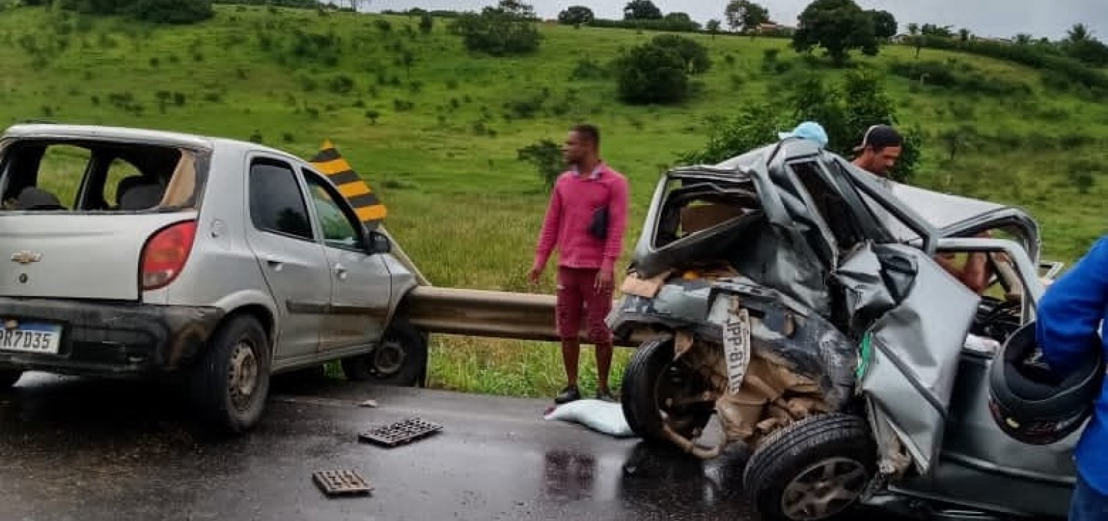 Acidente de grandes proporções envolve 8 veículos na BR-101, em Cruz das Almas