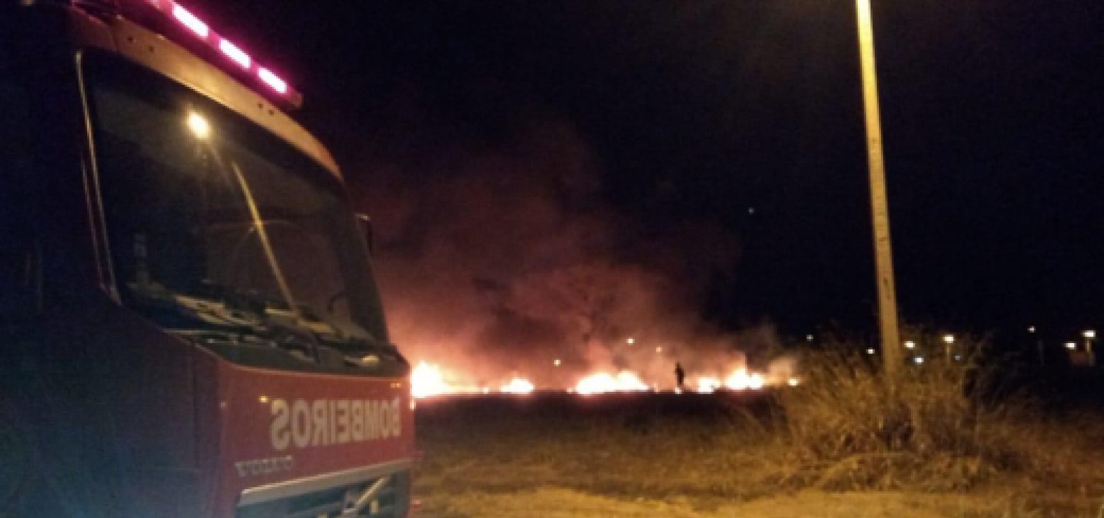 Incêndio atinge área de vegetação em Luís Eduardo Magalhães