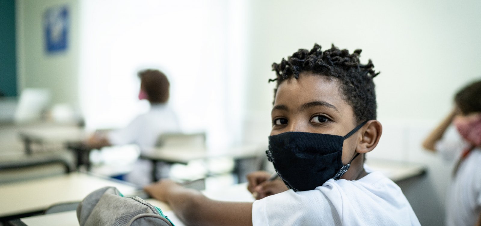 APLB critica volta às aulas na Bahia e bate o pé: "Só volta com todos professores vacinados" 