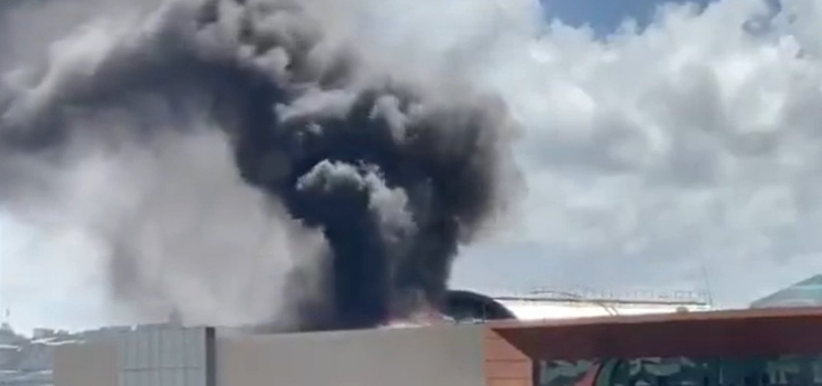 Acúmulo de gordura pode ter causado incêndio em restaurante do Salvador Shopping, diz bombeiro