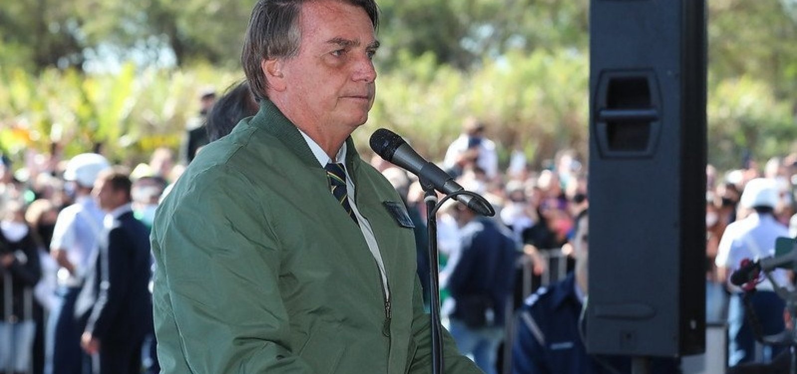 Bolsonaro evolui de forma satisfatória, mas não tem previsão de alta, diz boletim