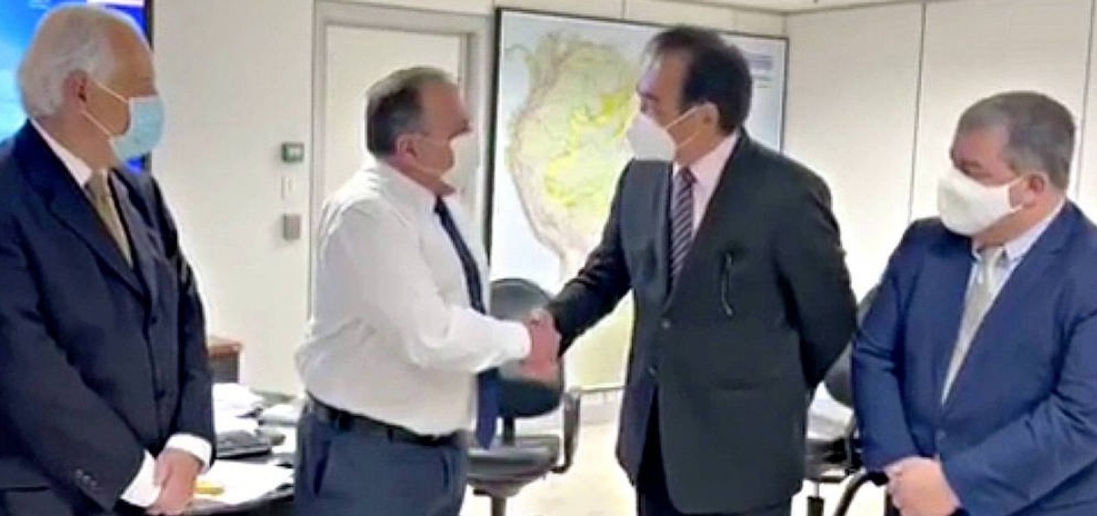 Pazuello nega ter negociado compra da Coronavac com intermediários pelo triplo do preço