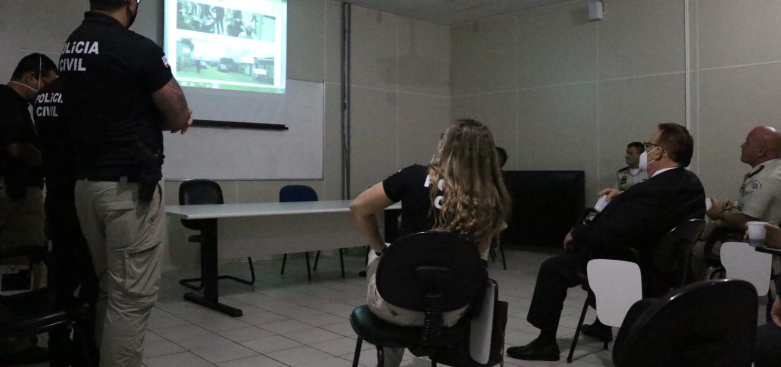 Polícia procura seis envolvidos em assassinatos de PMs