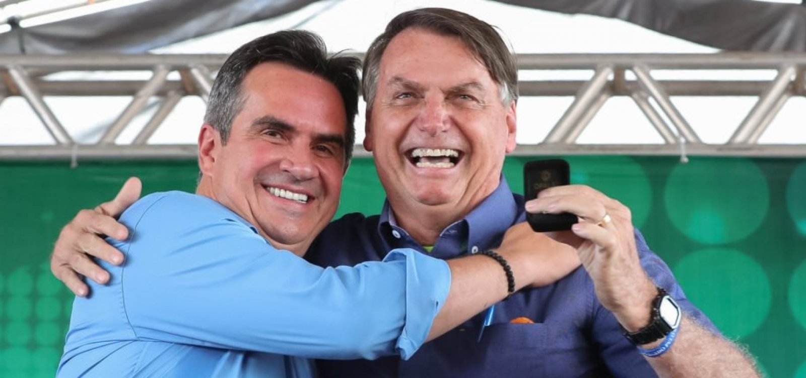 Bolsonaro anuncia reforma ministerial e avalia entregar Casa Civil ao centrão