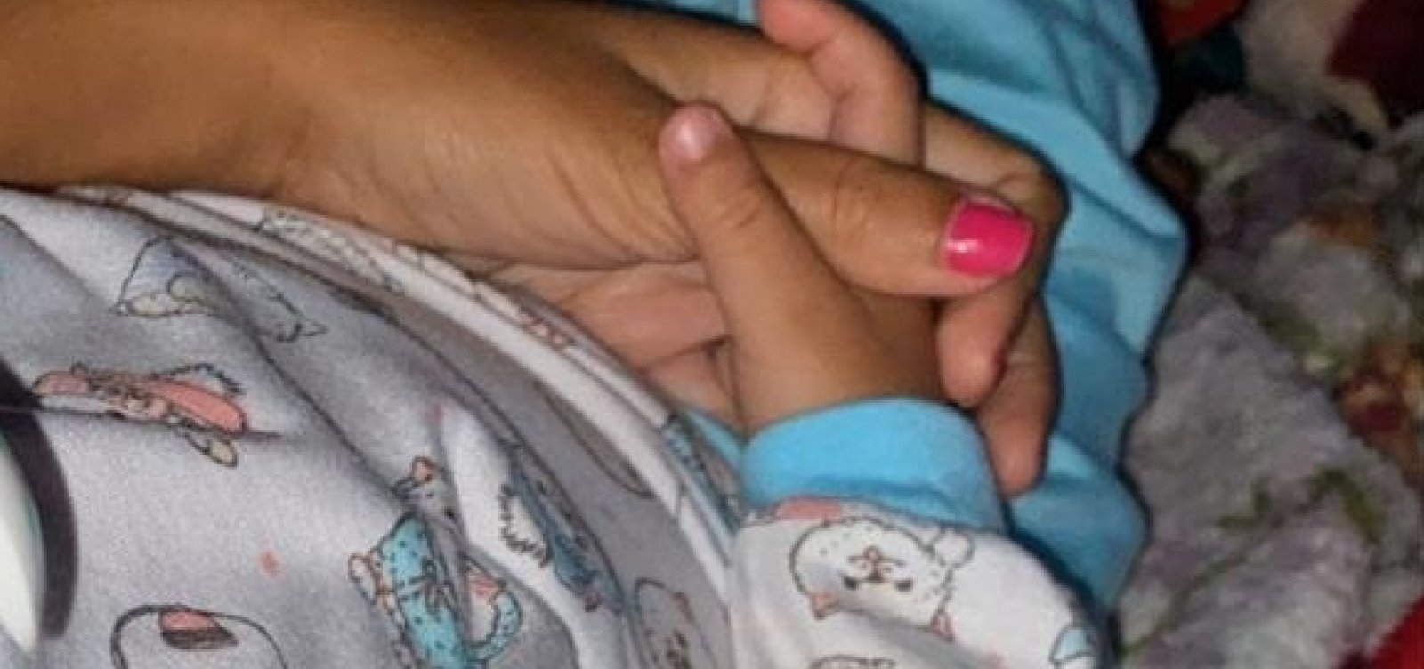 Pai descumpre novo mandado e mãe recebe fotos de filho desaparecido com avós paternos