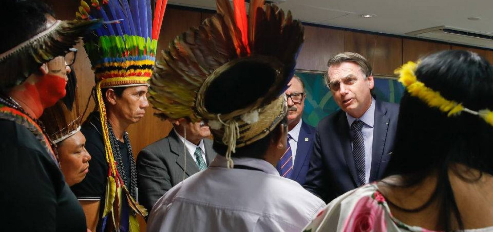 Tenente do Exército, coordenador da Funai fala em "meter fogo" em índios