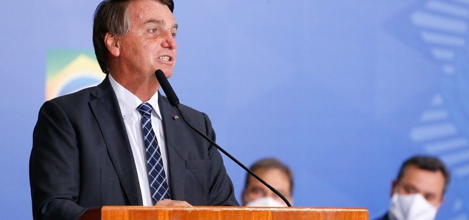 Bolsonaro diz que STF "comete crime" e propaga "fake news" contra ele