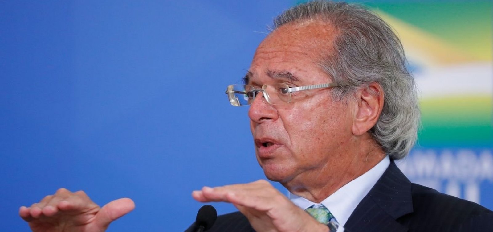 Orçamento pode acomodar aumento do Bolsa Família, diz Guedes