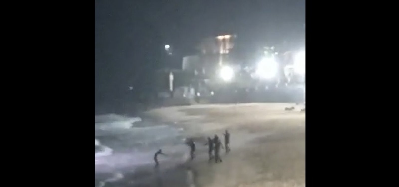 Graer frustra fuga pelo mar de adolescentes suspeitos de assalto no Porto da Barra