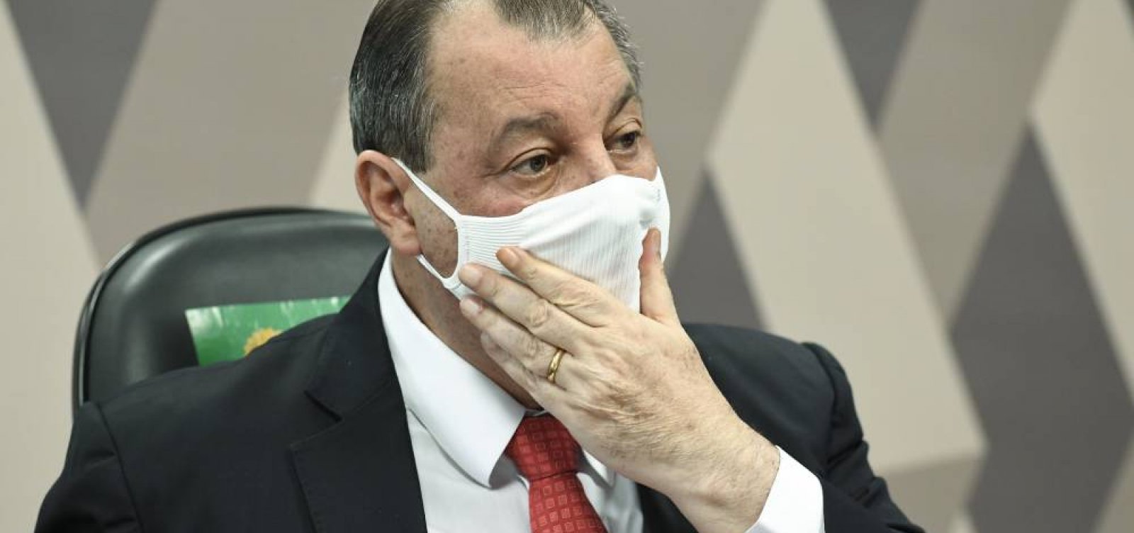 'Não haverá golpe contra a democracia', diz Aziz sobre desfile de tanques militares em Brasília