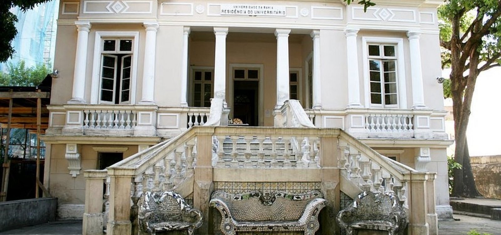 Ufba cobra explicação à Prefeitura após revogação de tombamento de residência universitária