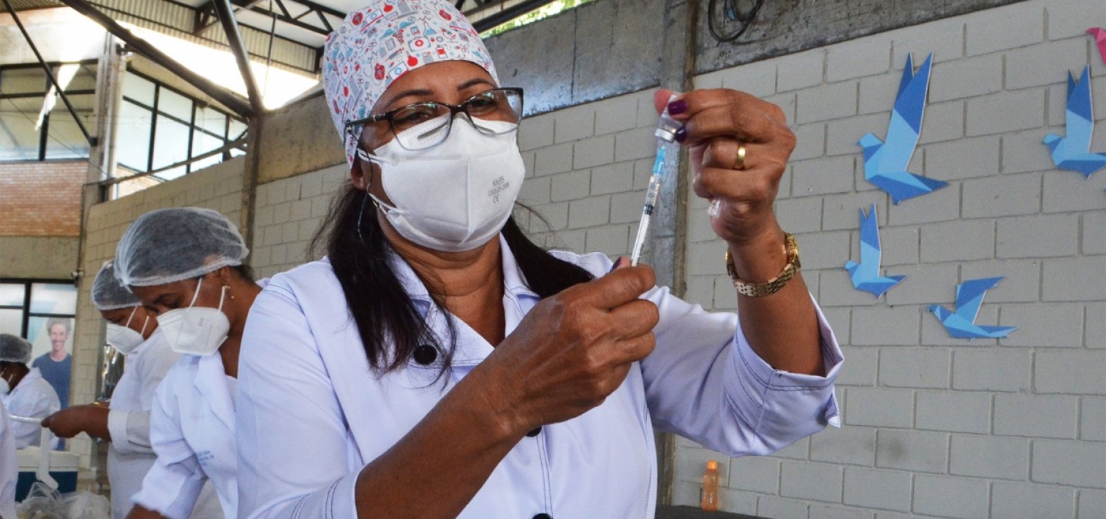 Feira de Santana alcança última idade do público alvo de vacinação contra Covid-19 nesta segunda