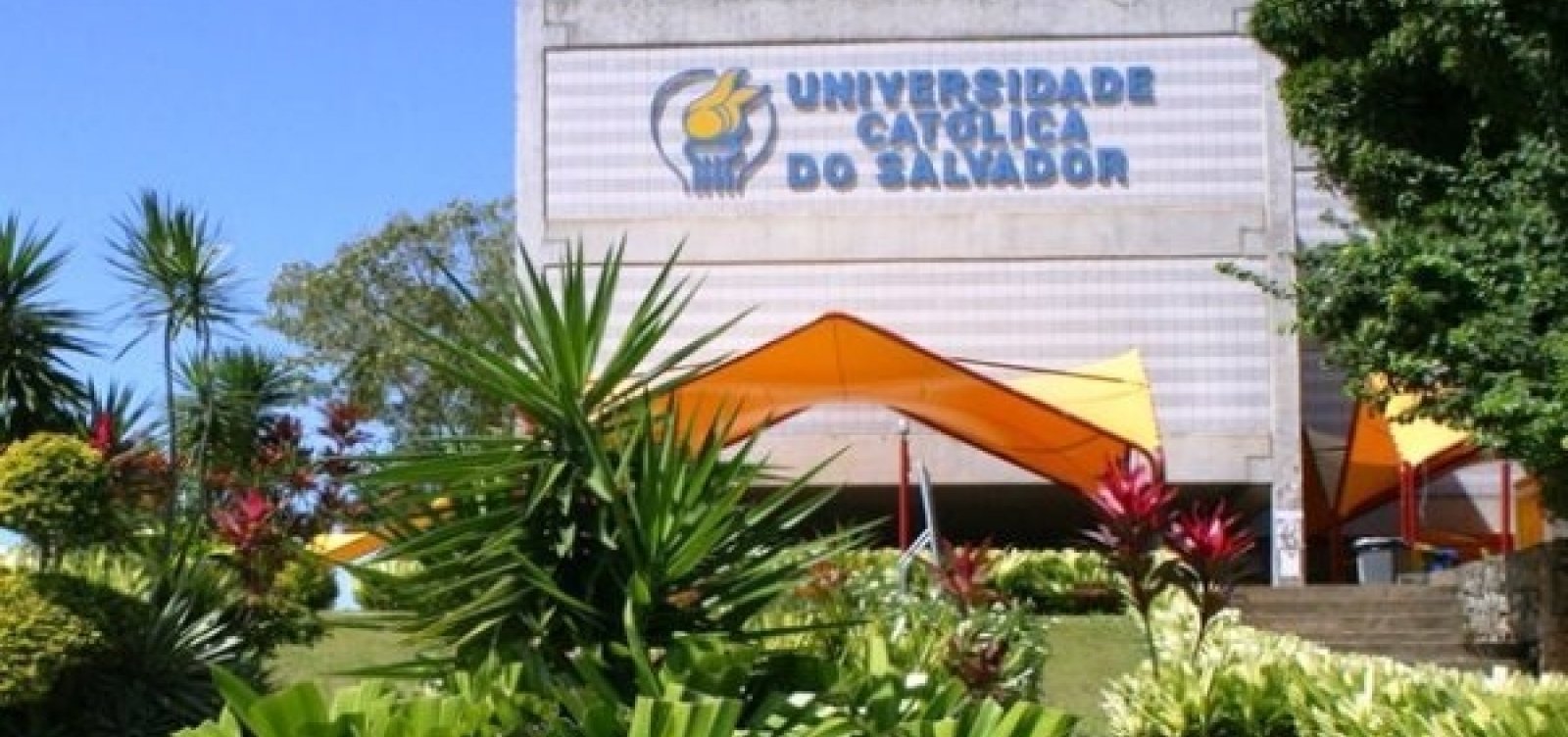 Em assembleia, professores da Ucsal aprovam greve por tempo indeterminado