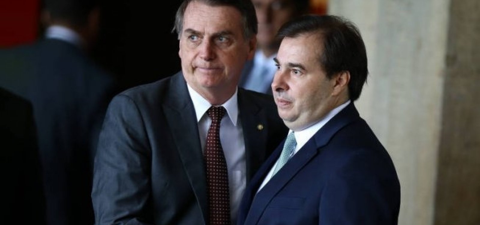 “Não consegue assumir”, diz Rodrigo Maia ao insinuar que Bolsonaro é gay