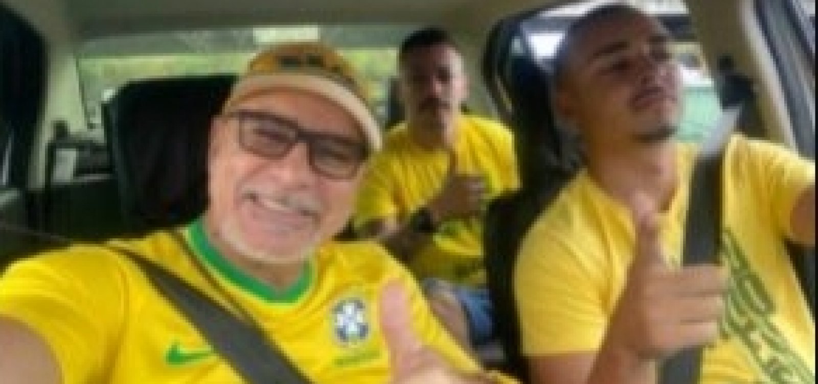  Investigado por "rachadinhas", Queiroz vai às ruas em apoio a Bolsonaro 