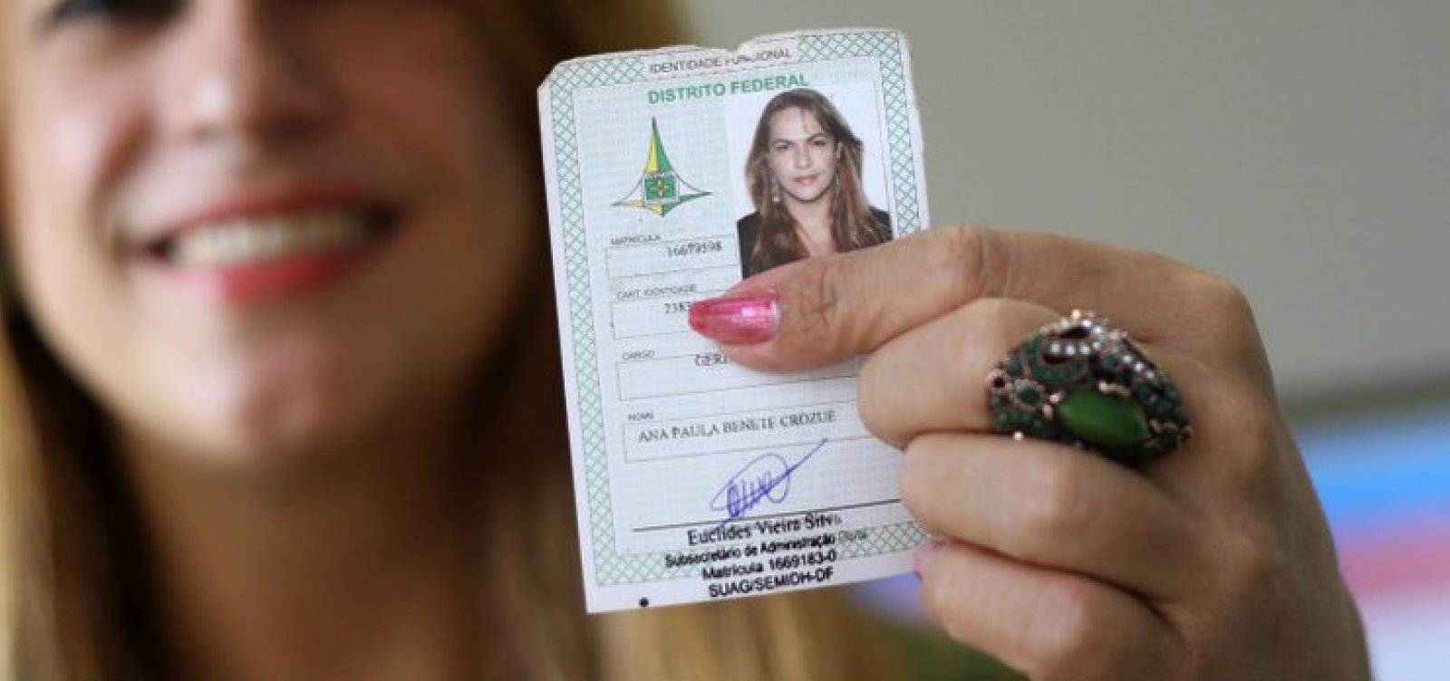 CCJ da Alba aprova projeto que assegura a transexuais e travestis uso do nome social em órgãos públicos