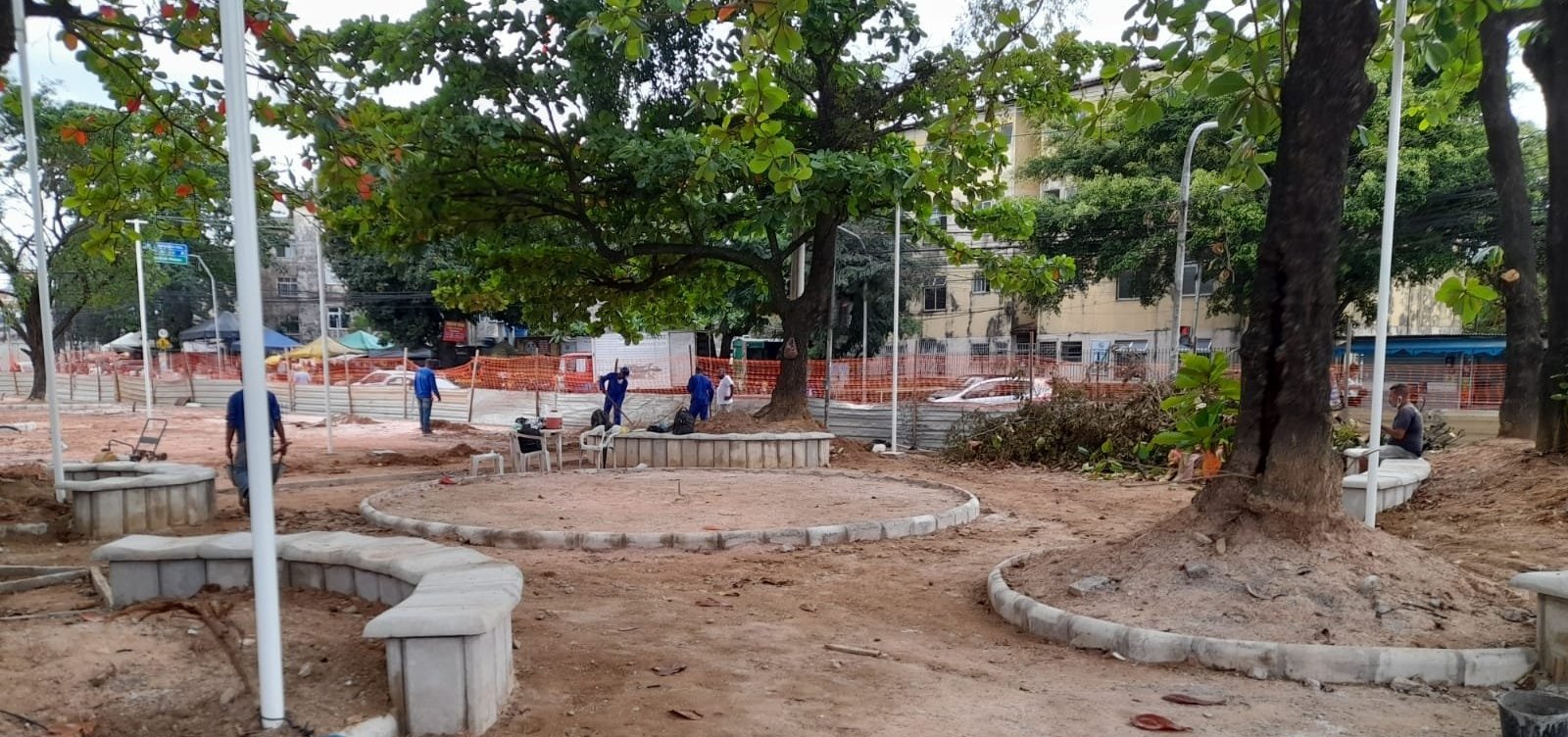 Prefeitura se queixa de furto de materiais em obra de praça em Pernambués