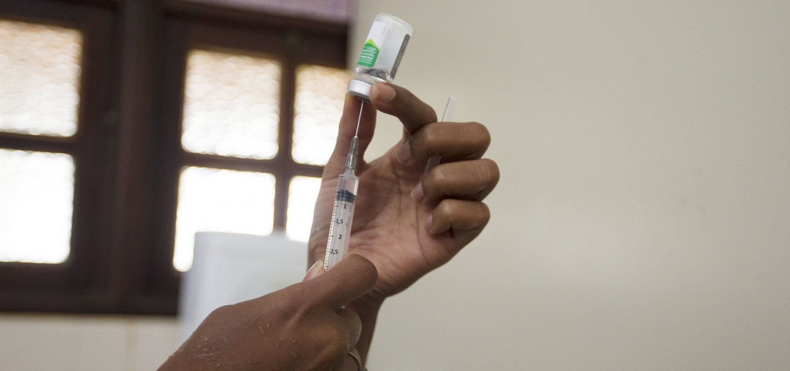 Bahia vacinou 76,6% da poupulação acima de 12 anos com pelo menos uma dose