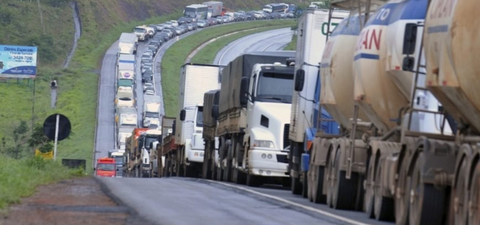 &ldquo;Creio que o caminho &eacute; esse&rdquo;, diz l&iacute;der de caminhoneiros na Bahia sobre possibilidade de greve 